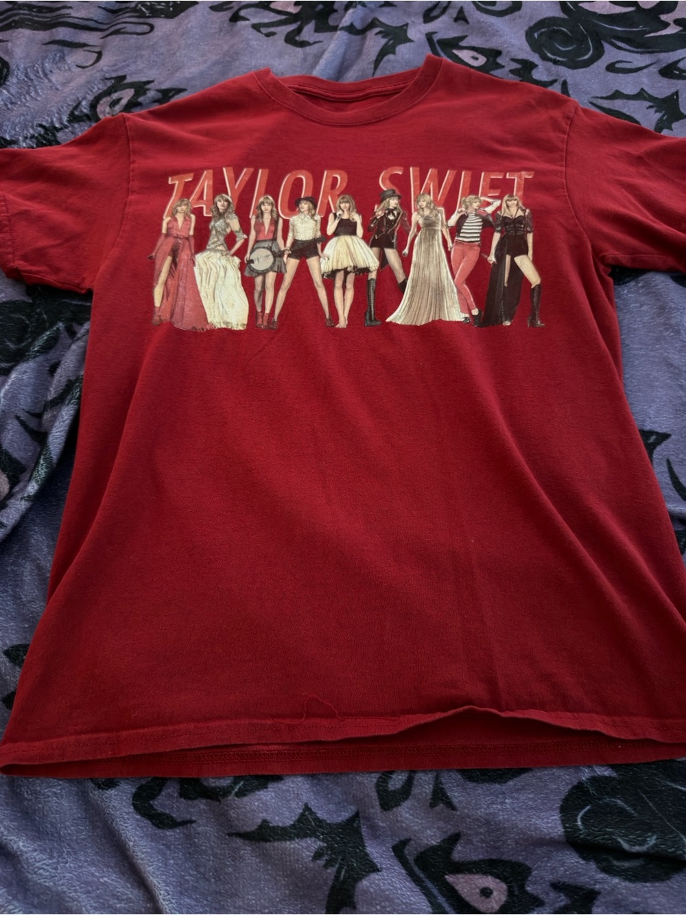 Taylor swift red taylors version medium shirt